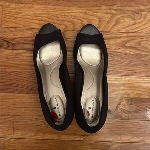 Bandolino Black Peep Toe Heels